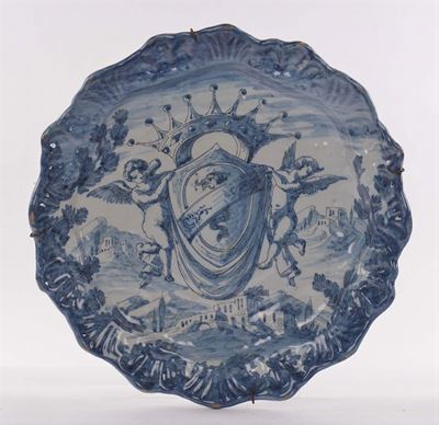 Piatto in Maiolica Centrato da Stemma, Savona Fine XIX-inizi XX Secolo