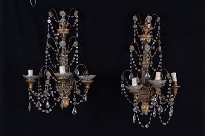 Coppia Appliques con Fusto in Legno Dorato e Cristalli