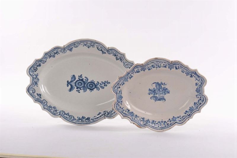 Due piatti in maiolica bianchi e celesti  - Auction Antiques and Old Masters - Cambi Casa d'Aste