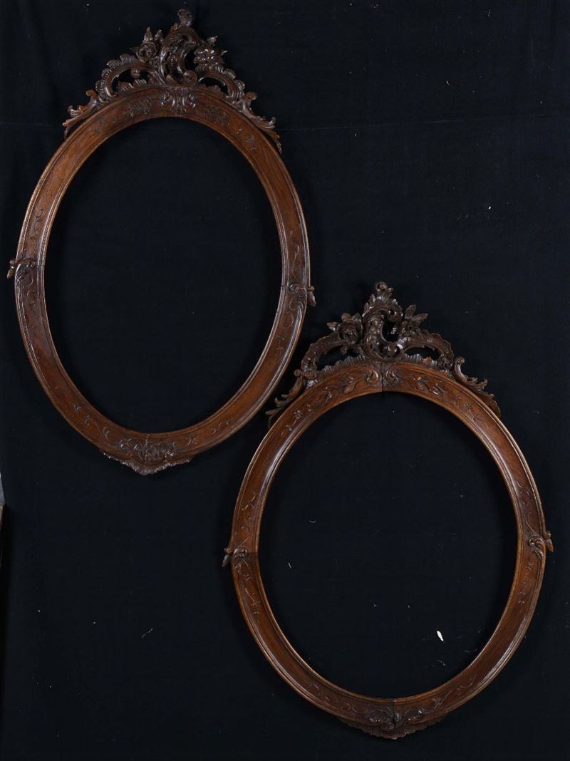 Coppia di cornici ovali intagliate  - Asta Antiquariato e Dipinti Antichi - Cambi Casa d'Aste