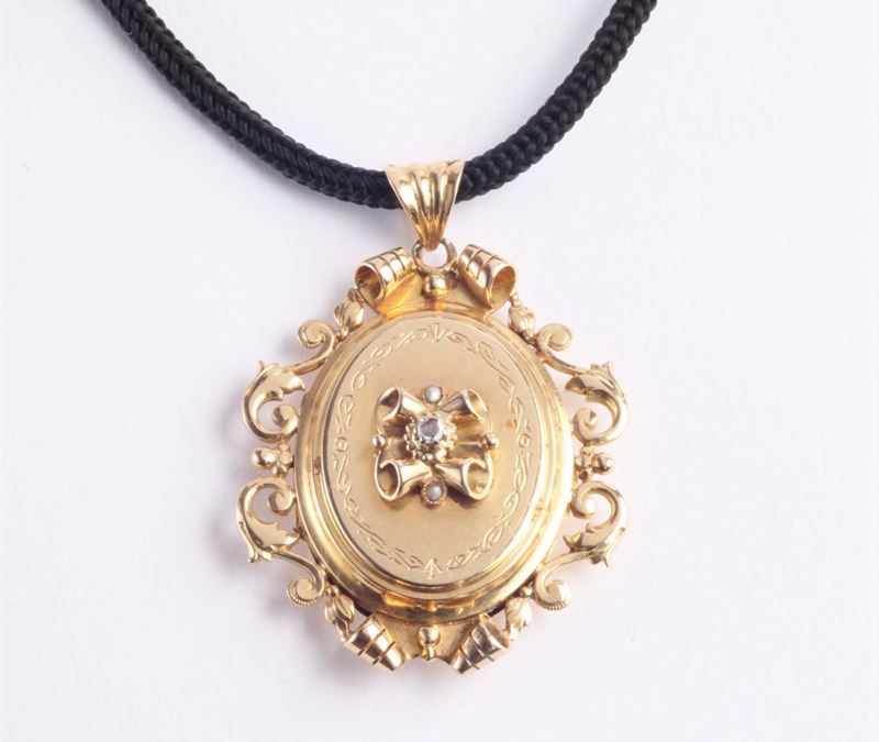 Locket sec XX, prima metà  - Auction Silvers, Ancient and Contemporary Jewels - Cambi Casa d'Aste