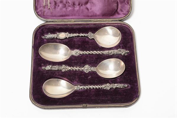 Astuccio contenente quattro cucchiai in argento, Inghilterra XIX secolo