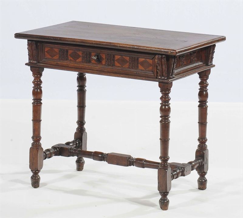 Tavolino tornito ad un cassetto, XVII-XVIII secolo  - Asta Antiquariato e Dipinti Antichi - Cambi Casa d'Aste