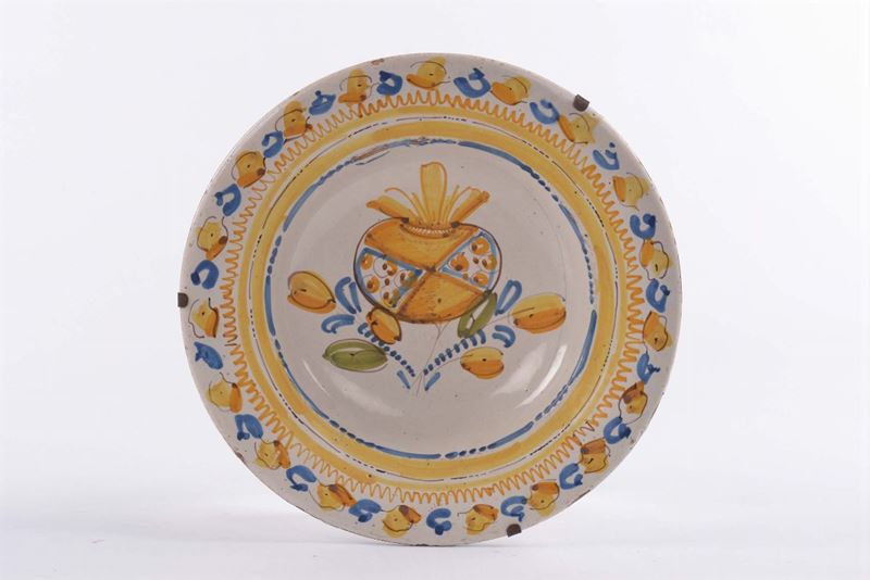 Piatto in maiolica di Cerreto, XVIII secolo  - Auction Antiques and Old Masters - Cambi Casa d'Aste