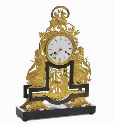 Pendola da Tavolo in Bronzo Dorato Raffigurante Allegoria della Caccia, Francia XIX Secolo