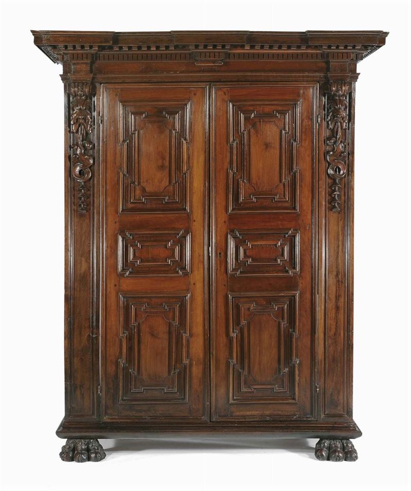 Armadio in noce a due ante pannellate, Lombardia XVIII secolo  - Auction Antiques and Old Masters - Cambi Casa d'Aste