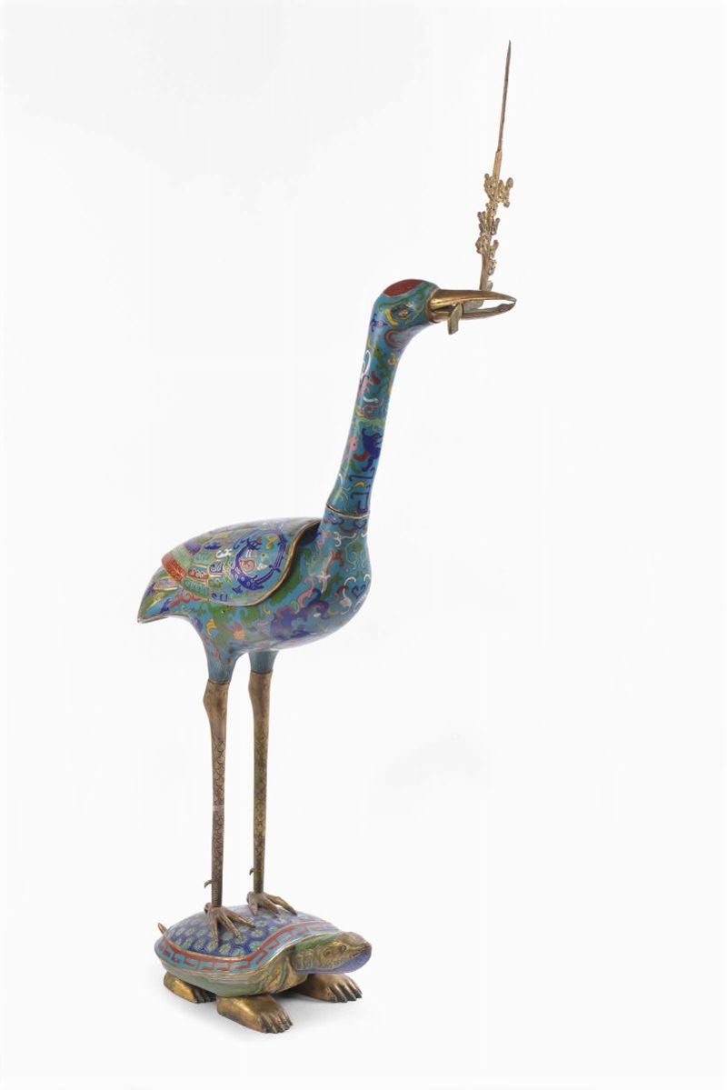 Scultura in cloisonnè policromo raffigurante airone su una tartaruga , Cina XIX secolo  - Asta Antiquariato e Dipinti Antichi - II - Cambi Casa d'Aste