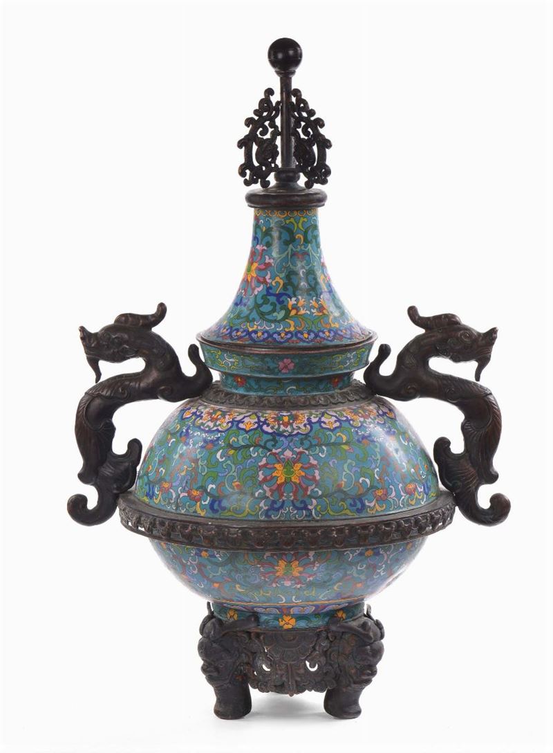 Grande vaso in smalto cloisonne, con doppia presa a guisa di drago. Cina XIX-XX secolo  - Auction Antique and Old Masters - II - Cambi Casa d'Aste