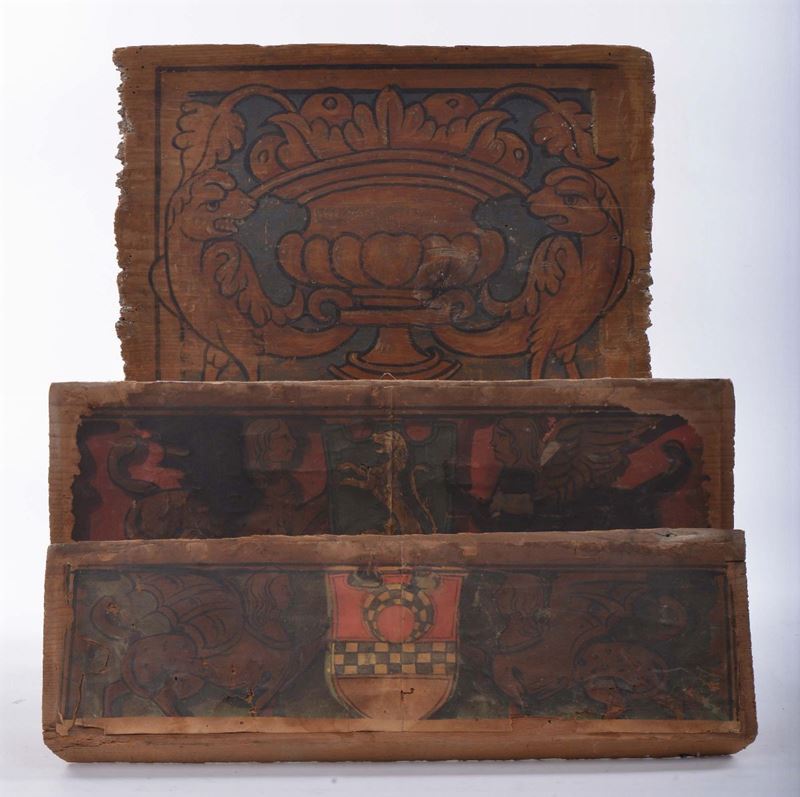 Lotto di tre formelle da soffitto diverse  - Auction Antiques and Old Masters - Cambi Casa d'Aste