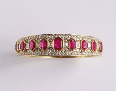 Bulgari, Bracciale Rigido con Rubini e Diamanti. Anni '70-'80