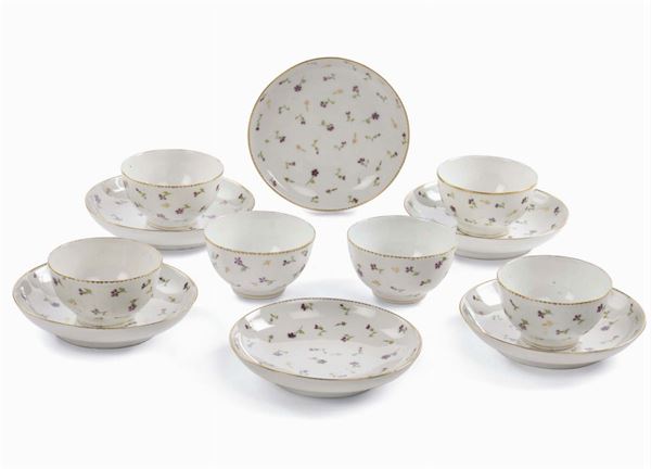 Sei tazzine con piattini in porcellana