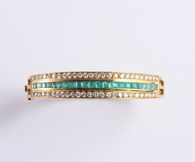 Bracciale rigido con smeraldi e diamanti  - Auction Silvers, Ancient and Contemporary Jewels - Cambi Casa d'Aste