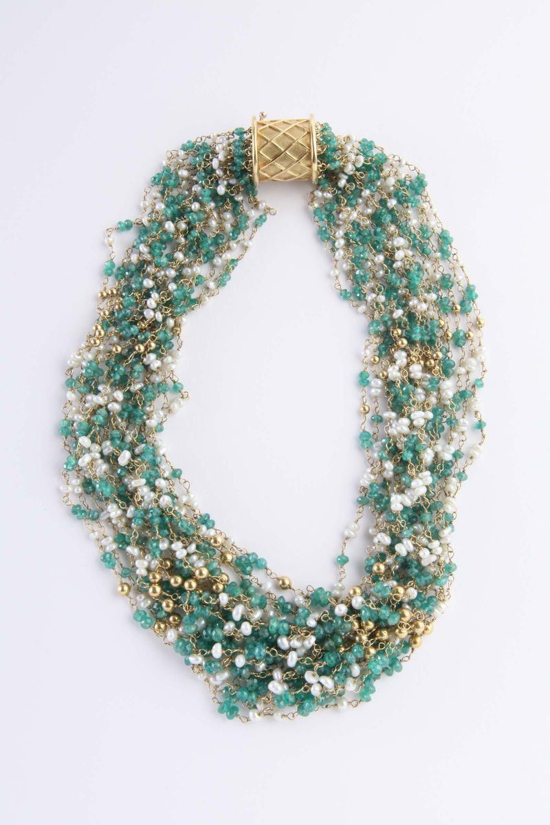 Girocollo a più fili con smeraldi e perle  - Asta Argenti e Gioielli Antichi e Contemporanei - Cambi Casa d'Aste