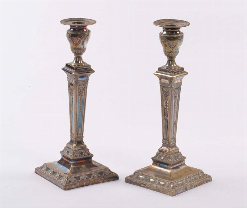 Coppia di candelieri metallo argentato  - Asta Antiquariato e Dipinti Antichi - Cambi Casa d'Aste
