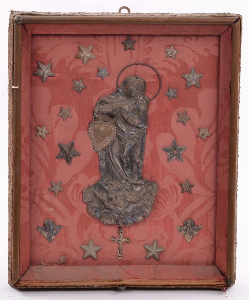 Ex voto in metallo raffigurante Madonna  - Asta Asta OnLine 10-2012 - Cambi Casa d'Aste