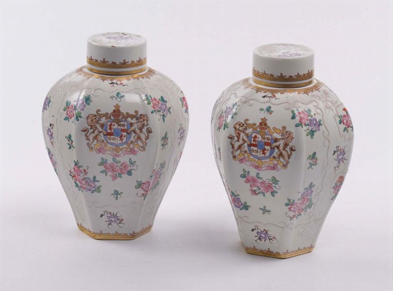 Coppia di potiches con coperchio in ceramica  - Asta Asta OnLine 10-2012 - Cambi Casa d'Aste