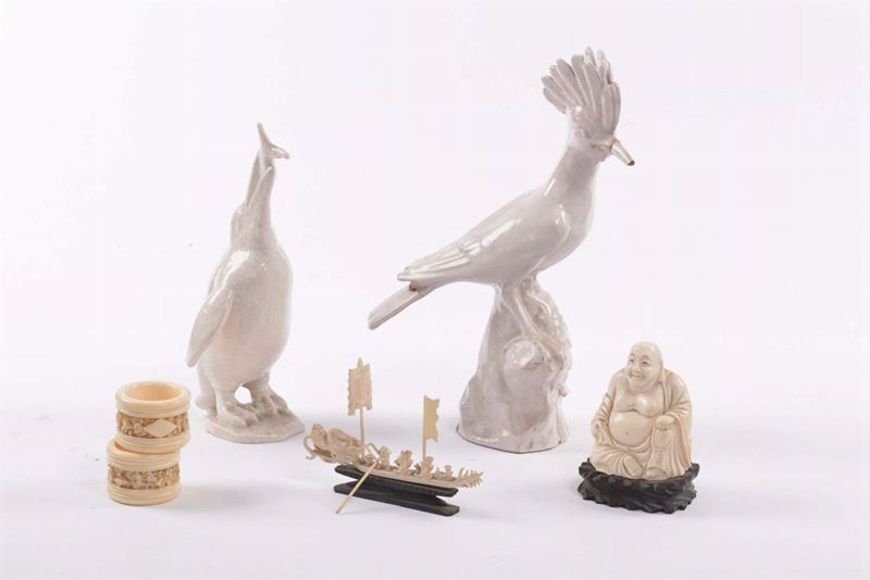 Insieme di due statuine in ceramica raffiguranti volatili  - Asta Asta OnLine 10-2012 - Cambi Casa d'Aste