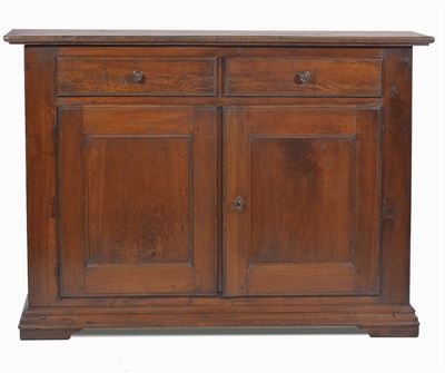 Credenza in Noce a Due Ante e Due Cassetti, XVII Secolo