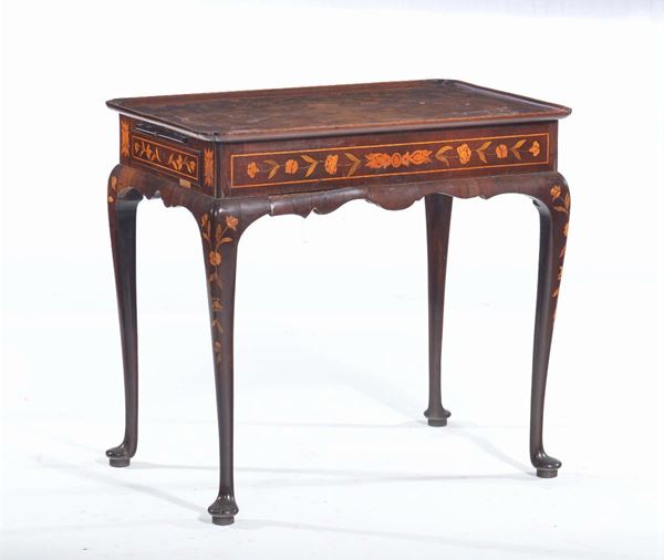 Tavolino in legno lastronato ed intarsiato, Olanda XIX secolo