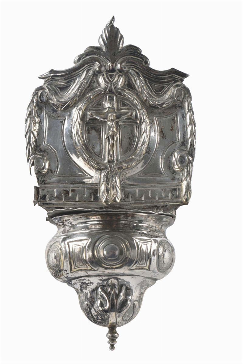 Acquasantiera in argento sbalzato, XVIII secolo  - Asta Antiquariato e Dipinti Antichi - Cambi Casa d'Aste