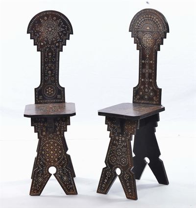 Coppia di Seggioline in Legno Scuro