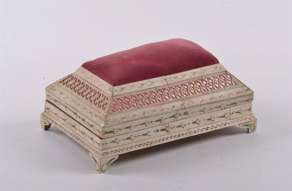 Cofanetto avorio e osso con puntaspilli