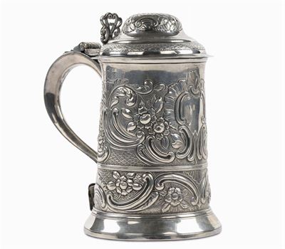 Tankard Inglese in Argento Sbalzato, Londra 1783