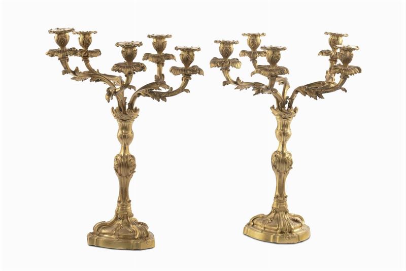 Coppia di candelieri in bronzo dorato a cinque luci, XIX secolo  - Asta Antiquariato e Dipinti Antichi - Cambi Casa d'Aste