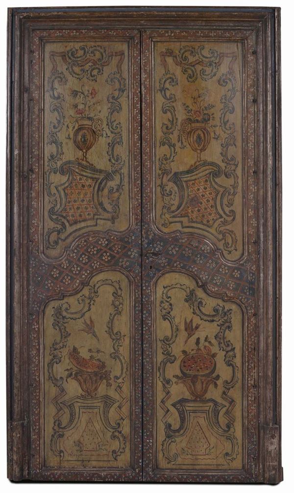Due coppie di porte laccate in policromia, XVIII secolo