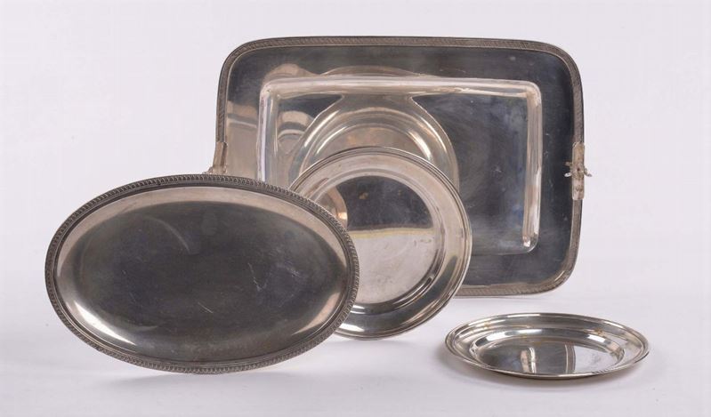 Due vassoi e due piattini in argento  - Auction Antiques and Old Masters - Cambi Casa d'Aste