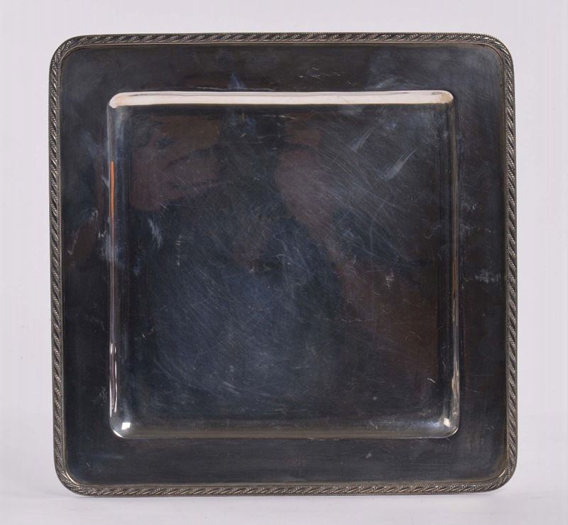 Piatto quadrato in argento  - Asta Antiquariato e Dipinti Antichi - Cambi Casa d'Aste