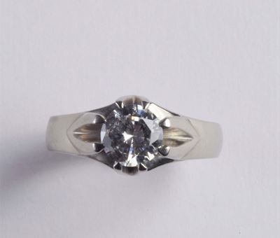 Anello Solitaire con Diamante di Ct 1,30 Circa