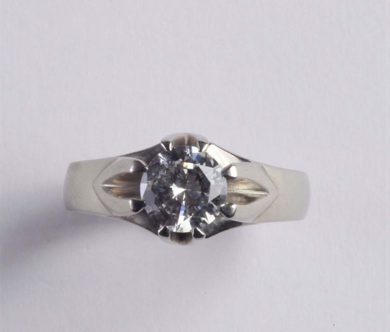 Anello solitaire con diamante di ct 1,30 circa  - Asta Argenti e Gioielli Antichi e Contemporanei - Cambi Casa d'Aste