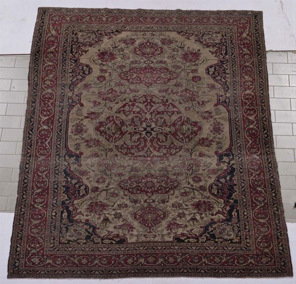 A Persia Isfahan rug end 19th century.Slighly wear.