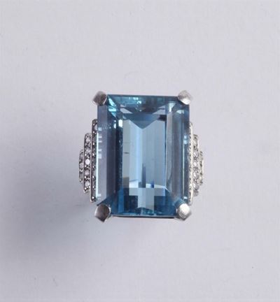 Anello con Acquamarina