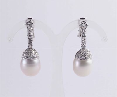 Orecchini Pendenti con Perle e Diamanti
