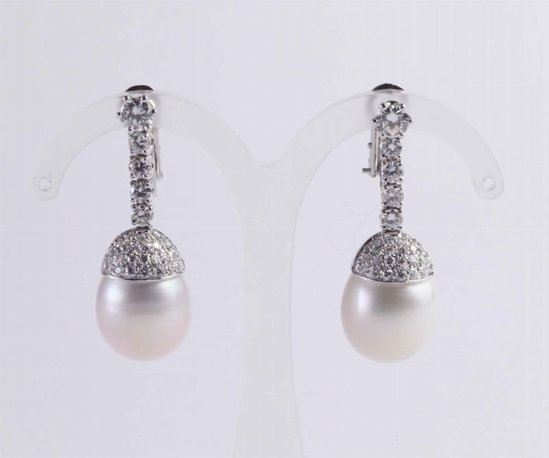 Orecchini pendenti con perle e diamanti  - Auction Silvers, Ancient and Contemporary Jewels - Cambi Casa d'Aste