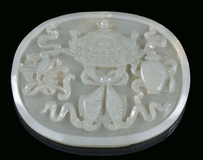 Placca in Giada Intagliata a Simboli Taoisti, Cina, Dinastia Qing, XIX Secolo