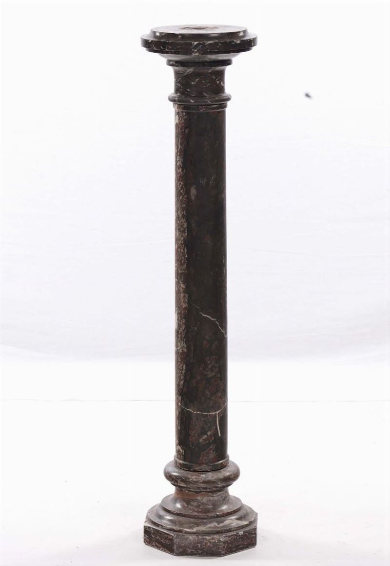 Colonna in marmo  - Asta Antiquariato, Affidamenti da raffinate dimore private - Cambi Casa d'Aste