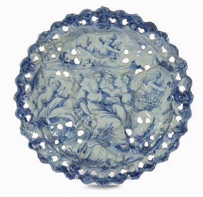 Alzata in Maiolica Decorata a Scenografica Barocca, Savona XVIII Secolo