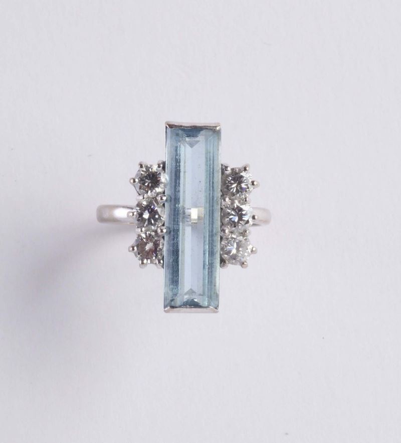 Anello con acquamarina e sei diamanti  - Auction Silvers, Ancient and Contemporary Jewels - Cambi Casa d'Aste