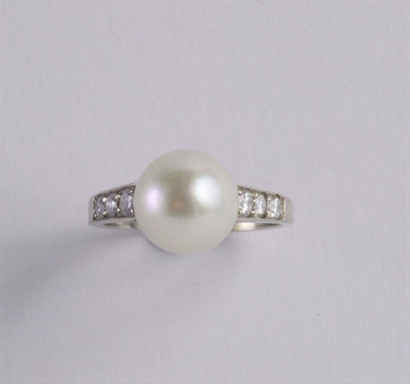 Anello con perla (lievi danni alla perla)  - Auction Silvers, Ancient and Contemporary Jewels - Cambi Casa d'Aste