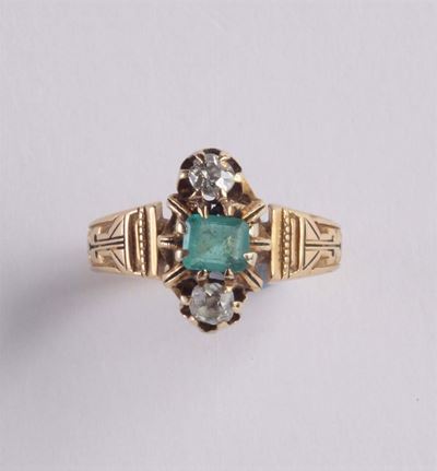 Anello con Piccolo Smeraldo e Diamanti. Secolo XIX