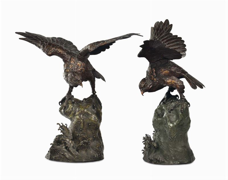Pair of dark bronze sculptures representing two eagles on rock base, Japan, Meji Period, end 19th century, h cm 40  - Auction Antique and Old Masters - II - Cambi Casa d'Aste