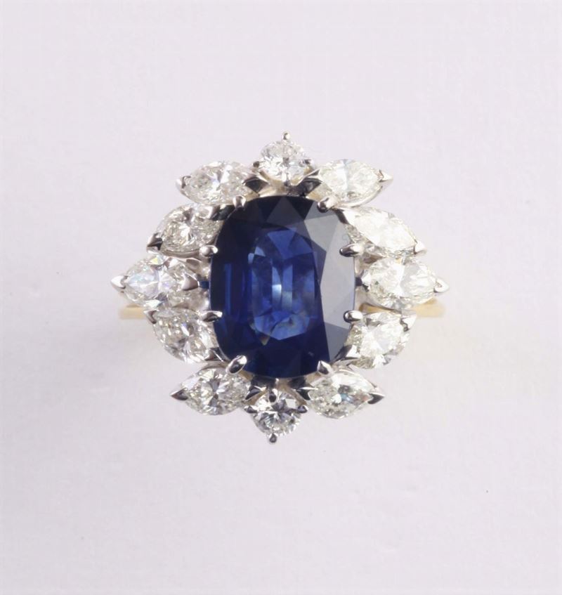 Anello con zaffiro centrale e diamanti taglio fantasia a contorno  - Asta Argenti e Gioielli Antichi e Contemporanei - Cambi Casa d'Aste