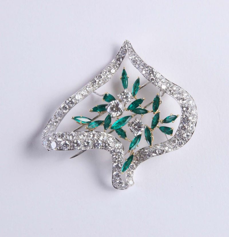 Spilla con diamanti e smeraldi  - Auction Silvers, Ancient and Contemporary Jewels - Cambi Casa d'Aste