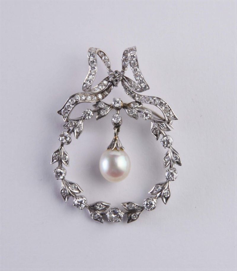 Furst, spilla a ghirlanda con diamanti e perla centrale  - Auction Silvers, Ancient and Contemporary Jewels - Cambi Casa d'Aste