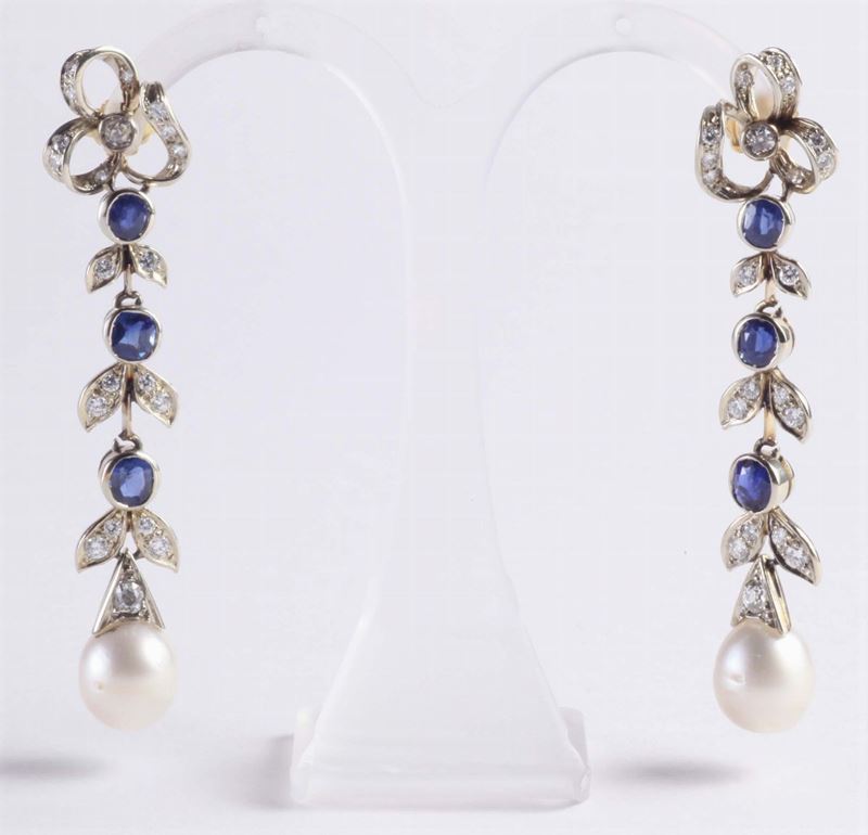 A pair of sapphire and pearl pendent earrings  - Auction Fine Jewels - I - Cambi Casa d'Aste