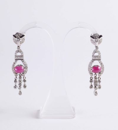 Orecchini con Diamanti e Rubini Cabochon