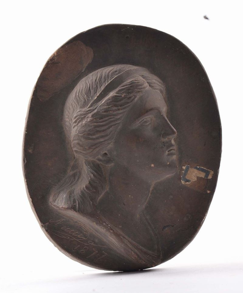 Placca in terracotta con profilo femminile, 1877  - Asta La Dimora di un Conoscitore Bolognese - Cambi Casa d'Aste